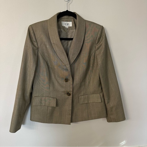 Le Suit Petite Women’s Long Sleeve 2-Button Tan Blazer Suit Jacket Size 10P GUC - Picture 2 of 8